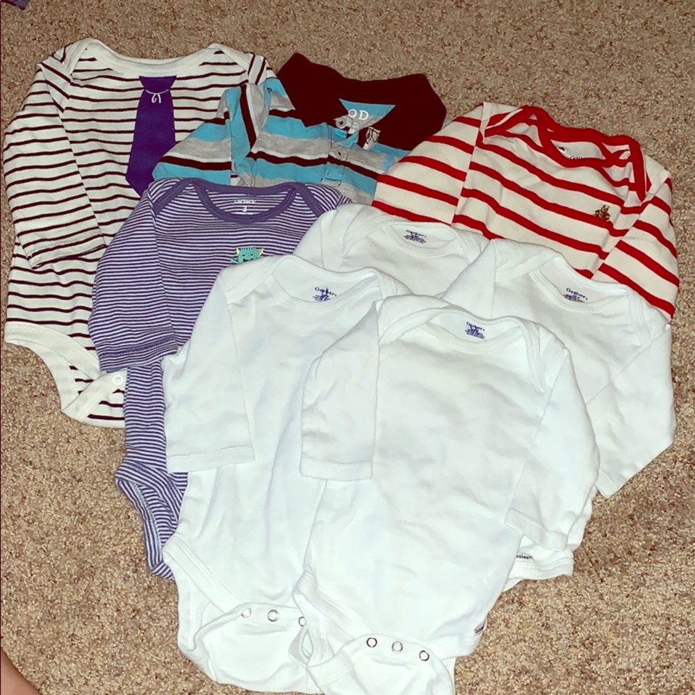👶🏻8 (3-6mo) long sleeve bodysuits